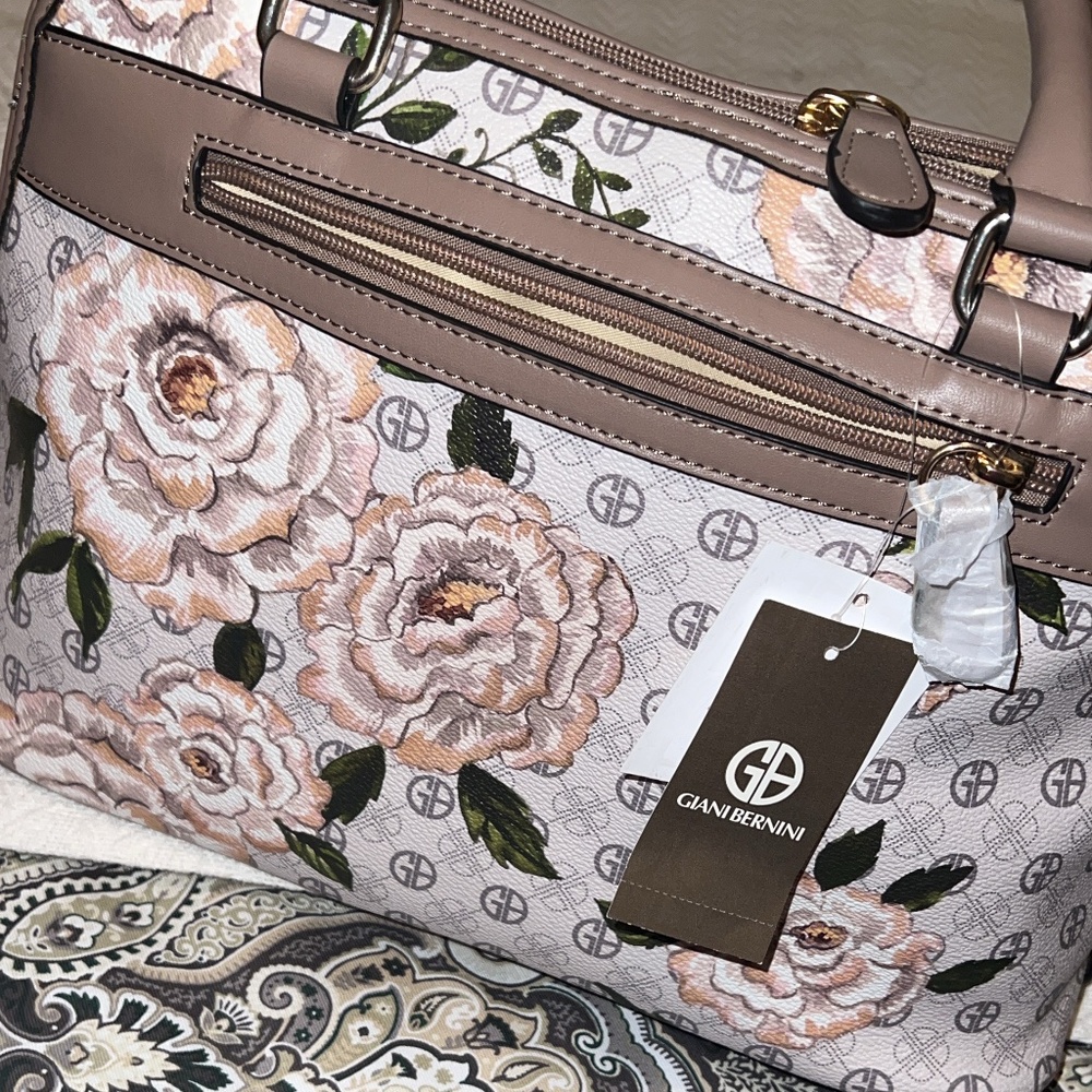 NWT Giani Bernini Purse